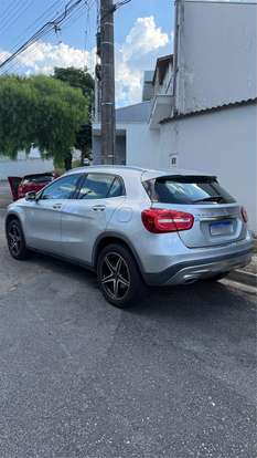 MERCEDES-BENZ-GLA 200-2017