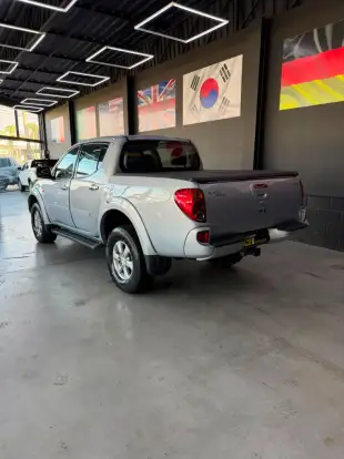 MITSUBISHI-L200 TRITON-3.2 HPE 4X4 CD 16V TURBO INTERCOOLER DIESEL 4P AUTOMÁTICO MITSUBISHI-L200 TRITON-2011