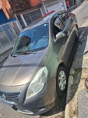 NISSAN-VERSA-2013
