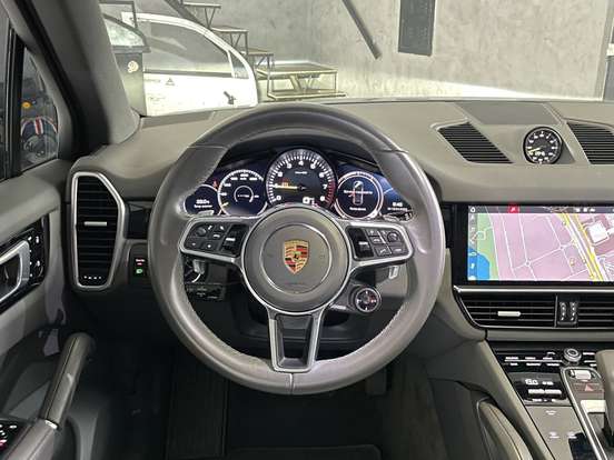 PORSCHE-CAYENNE-2019