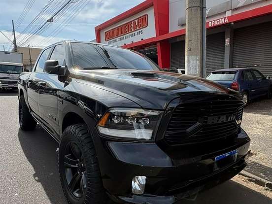 RAM-CLASSIC-5.7 V8 GASOLINA LARAMIE NIGHT EDITION CD 4X4 AUTOMÁTICO RAM-CLASSIC-2022