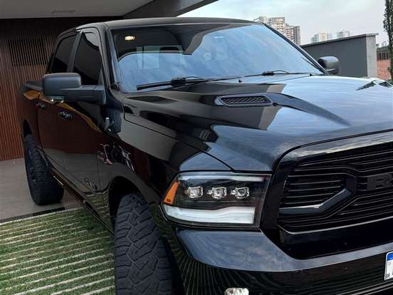 RAM-CLASSIC-5.7 V8 GASOLINA LARAMIE NIGHT EDITION CD 4X4 AUTOMÁTICO RAM-CLASSIC-2022
