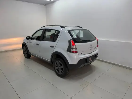 RENAULT SANDERO 1.6 SL STEPWAY RIP CURL 16V FLEX 4P MANUAL RENAULT SANDERO 1.6 SL STEPWAY RIP CURL 16V FLEX 4P MANUAL