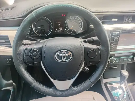 TOYOTA-COROLLA-2015