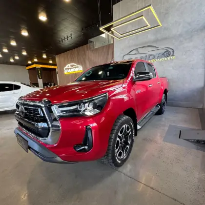 TOYOTA HILUX 2.8 D-4D TURBO DIESEL CD SRX 4X4 AUTOMÁTICO TOYOTA HILUX 2.8 D-4D TURBO DIESEL CD SRX 4X4 AUTOMÁTICO