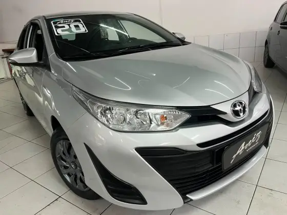 TOYOTA YARIS 1.5 16V FLEX SEDAN XL LIVE MULTIDRIVE TOYOTA YARIS 1.5 16V FLEX SEDAN XL LIVE MULTIDRIVE