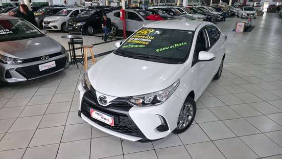 TOYOTA-YARIS-2022