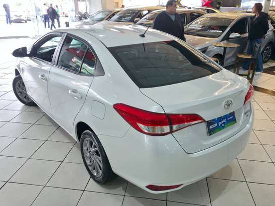 TOYOTA-YARIS-1.5 16V FLEX SEDAN XS CONNECT MULTIDRIVE TOYOTA-YARIS-2022