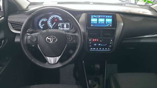 TOYOTA-YARIS-2022