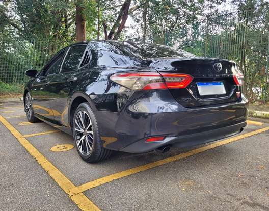 TOYOTA-CAMRY-2020