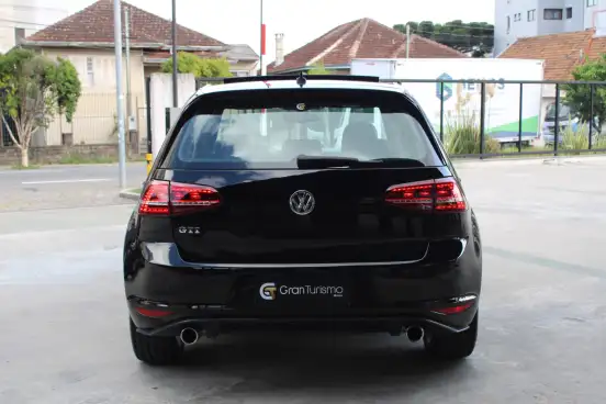 VOLKSWAGEN-GOLF-2015