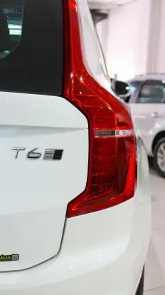 VOLVO-XC90-2016
