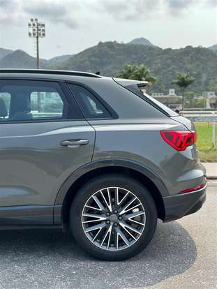 AUDI-Q3-2019
