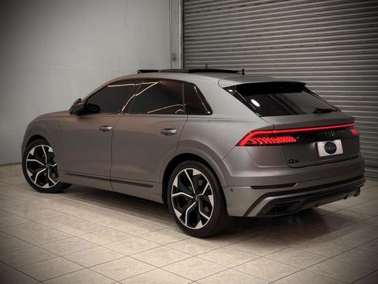 AUDI-Q8-3.0 TFSI GASOLINA PERFORMANCE BLACK QUATTRO TIPTRONIC AUDI-Q8-2021
