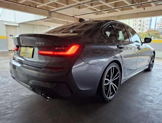 BMW-330i-2019