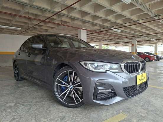 BMW-330i-2019