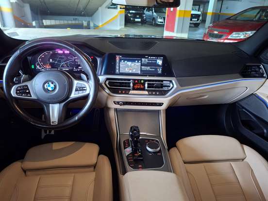 BMW-330i-2019