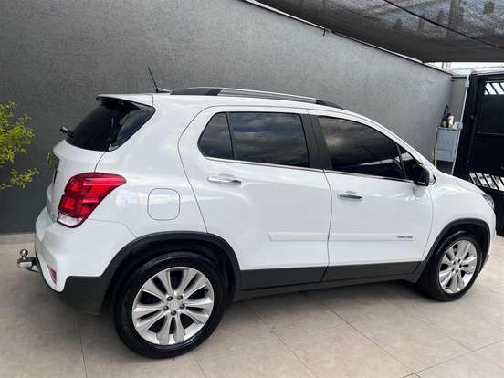CHEVROLET-TRACKER-2019