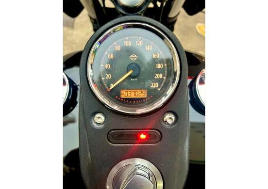 HARLEY-DAVIDSON-DYNA STREET BOB-2015