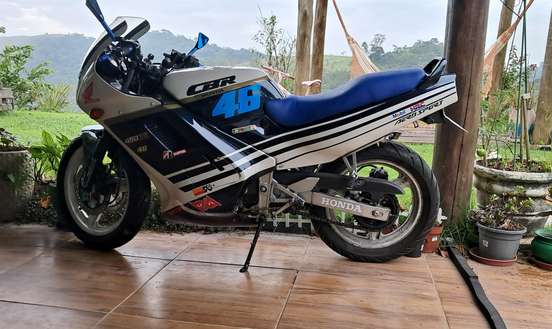 HONDA-CBR 450 SR-1990