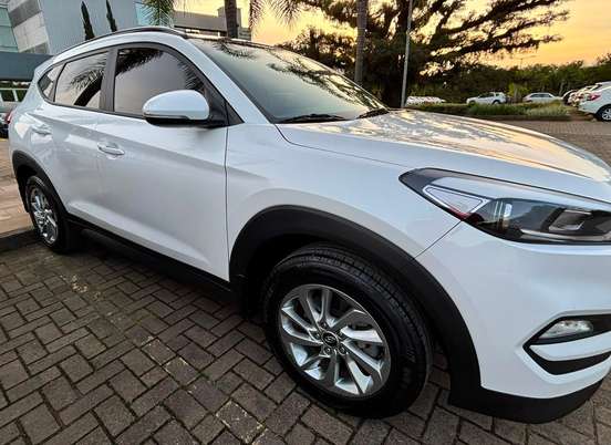 HYUNDAI-TUCSON-2021