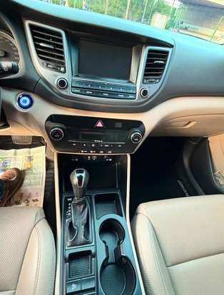 HYUNDAI-TUCSON-2021