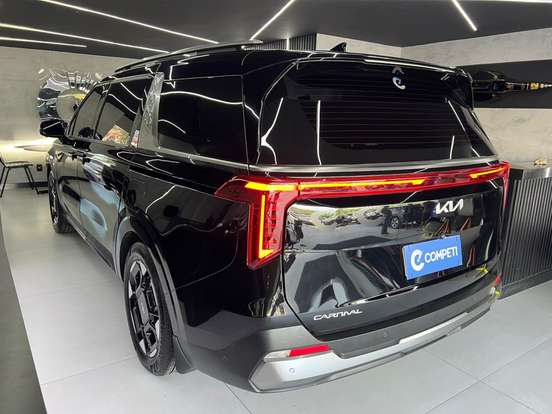 KIA-CARNIVAL-2024