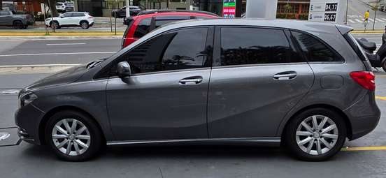 MERCEDES-BENZ-B 200-2013