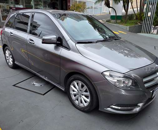 MERCEDES-BENZ-B 200-2013