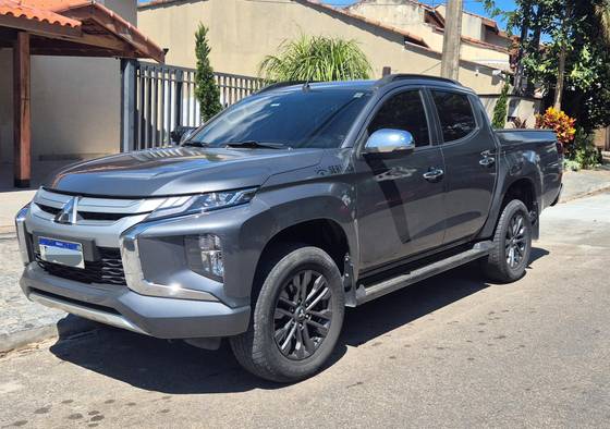 MITSUBISHI L200 TRITON 2.4 16V TURBO DIESEL SPORT HPE CD 4P 4X4 AUTOMÁTICO