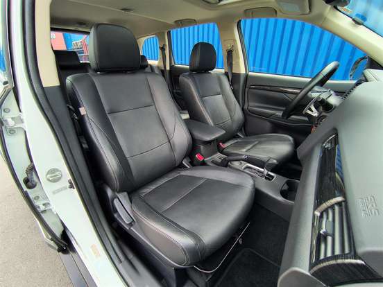 MITSUBISHI-OUTLANDER-2.0 16V GASOLINA 4P AUTOMÁTICO MITSUBISHI-OUTLANDER-2015