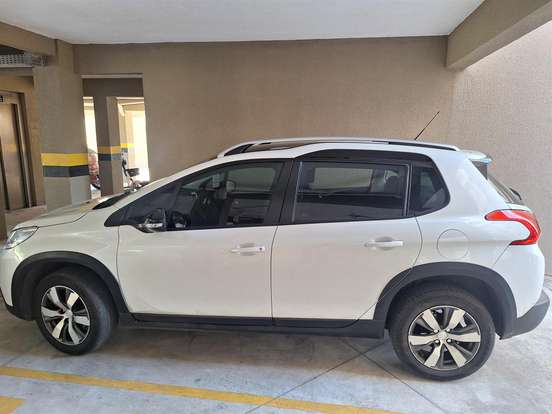 PEUGEOT-2008-2019