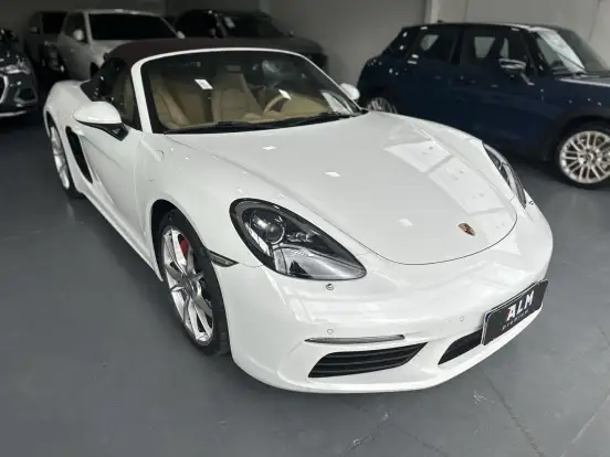 PORSCHE-718-2016