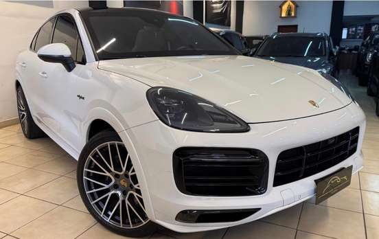 PORSCHE-CAYENNE-2022