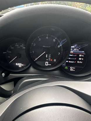 PORSCHE-MACAN-2022