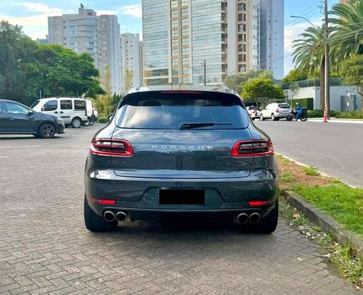 PORSCHE-MACAN-2017