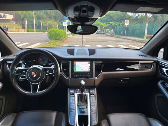 PORSCHE-MACAN-2017