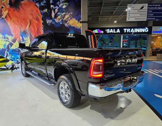 RAM-3500-6.7 I6 TURBO DIESEL LARAMIE CD 4X4 AUTOMÁTICO RAM-3500-2022