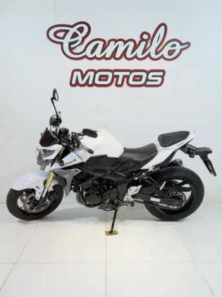 SUZUKI GSR 750 SUZUKI GSR 750
