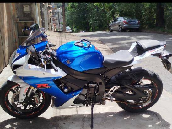 SUZUKI GSX-R750 