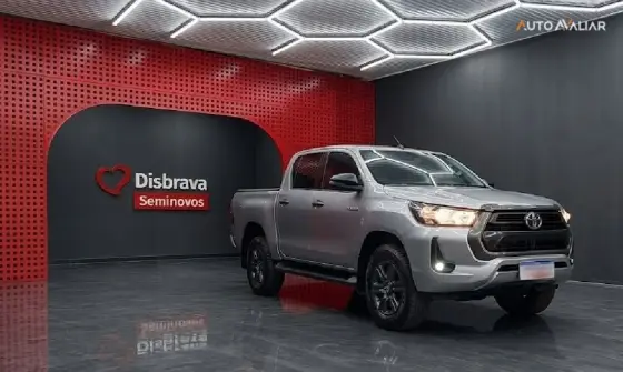 TOYOTA HILUX 2.8 D-4D TURBO DIESEL CD SR 4X4 AUTOMÁTICO TOYOTA HILUX 2.8 D-4D TURBO DIESEL CD SR 4X4 AUTOMÁTICO