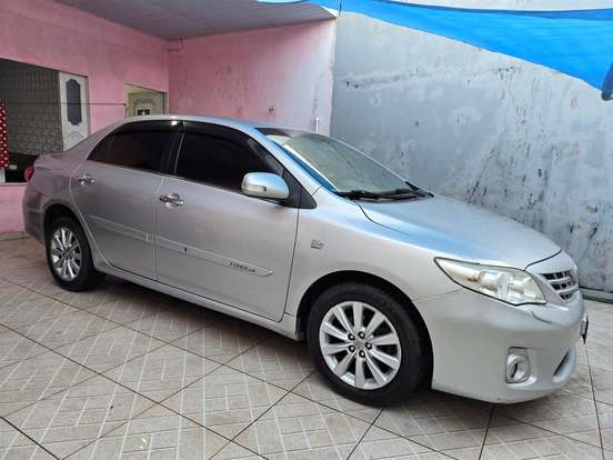 TOYOTA-COROLLA-2013