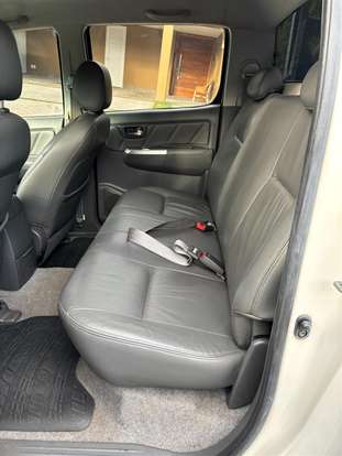 TOYOTA-HILUX-2012