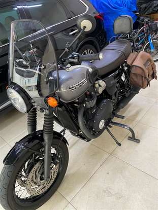 TRIUMPH-BONNEVILLE T120 BLACK 1200-2023