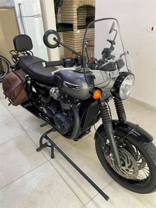 TRIUMPH-BONNEVILLE T120 BLACK 1200-2023