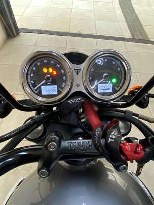TRIUMPH-BONNEVILLE T120 BLACK 1200-2023