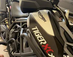 TRIUMPH TIGER 800 XCX TRIUMPH TIGER 800 XCX