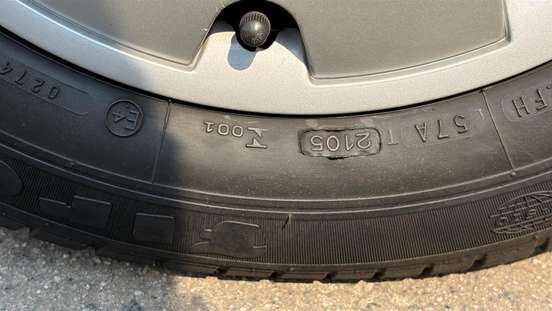 VOLKSWAGEN-GOL-2005