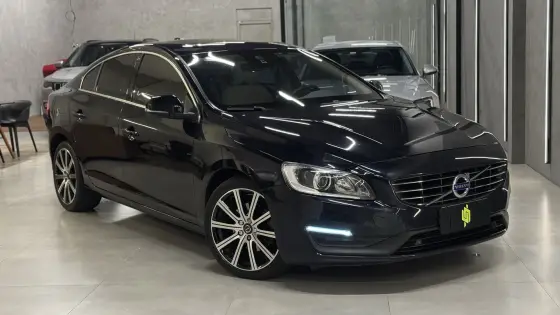 VOLVO S60 2.0 T4 MOMENTUM GASOLINA 4P AUTOMÁTICO VOLVO S60 2.0 T4 MOMENTUM GASOLINA 4P AUTOMÁTICO