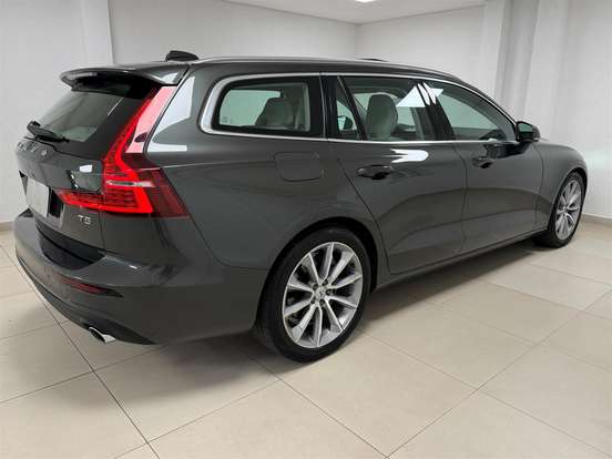VOLVO-V60-2.0 T5 GASOLINA MOMENTUM GEARTRONIC VOLVO-V60-2019